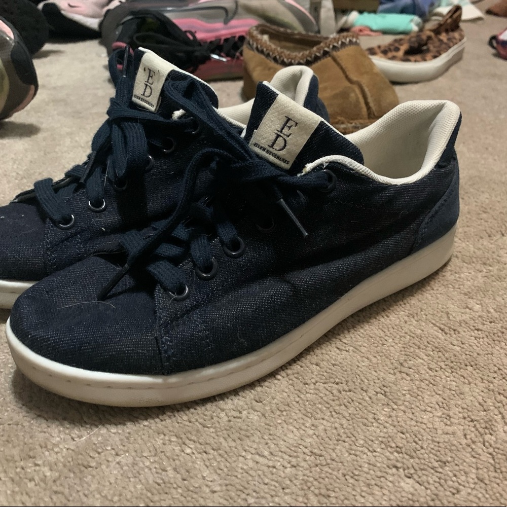 Ellen Degeneres love shoes size 7.5